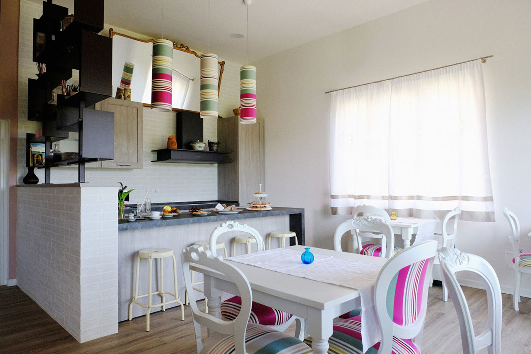 Sedie e Tavoli per la casa: sedie per la cucina e il soggiorno